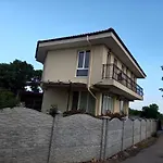 флора Луксозна вила