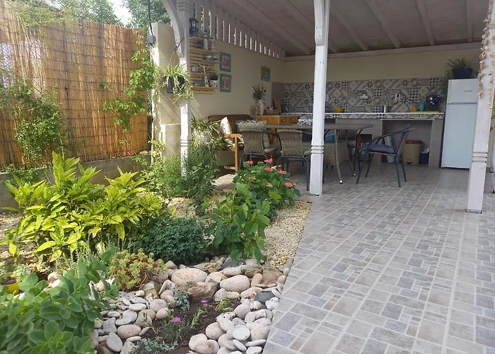 флора Τσερνομόρετς