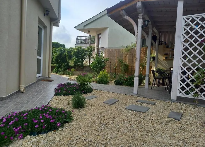 флора Черноморец