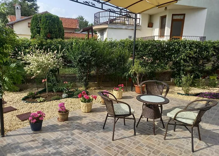 Вилла флора *