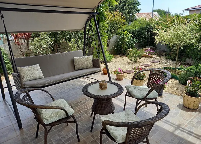 Вилла флора